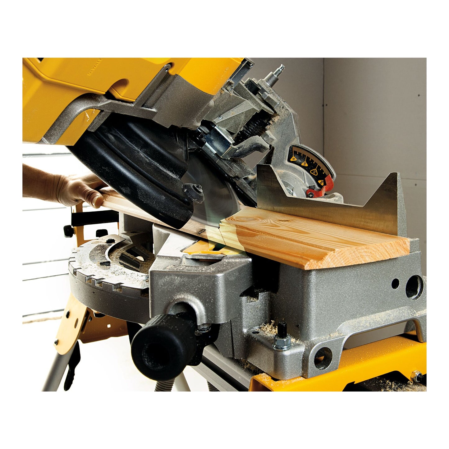 DEWALT D27113-QS 1600W 305mm Table Top Mitre Saw
