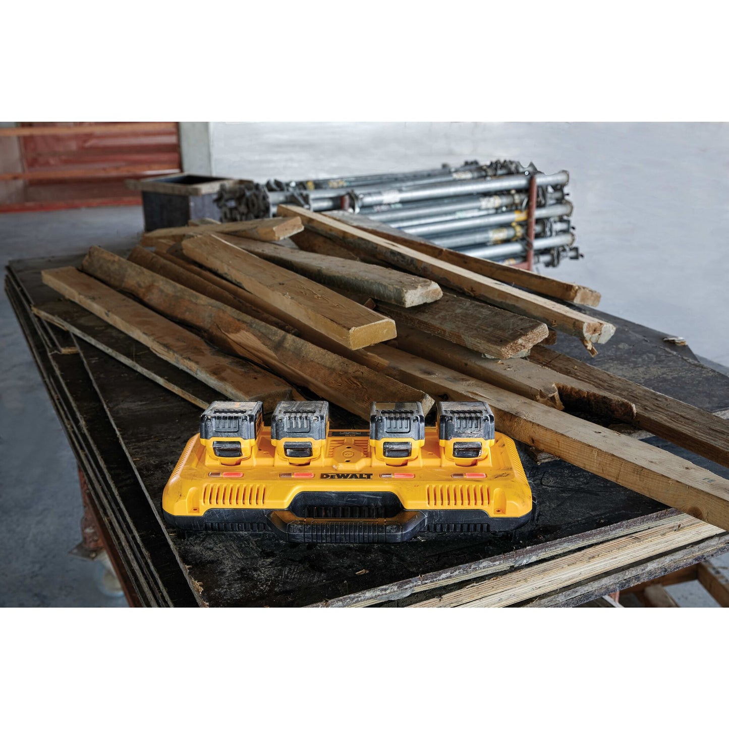 DEWALT DCB104-QW XR Multi Voltage 4 Port 8A Charger