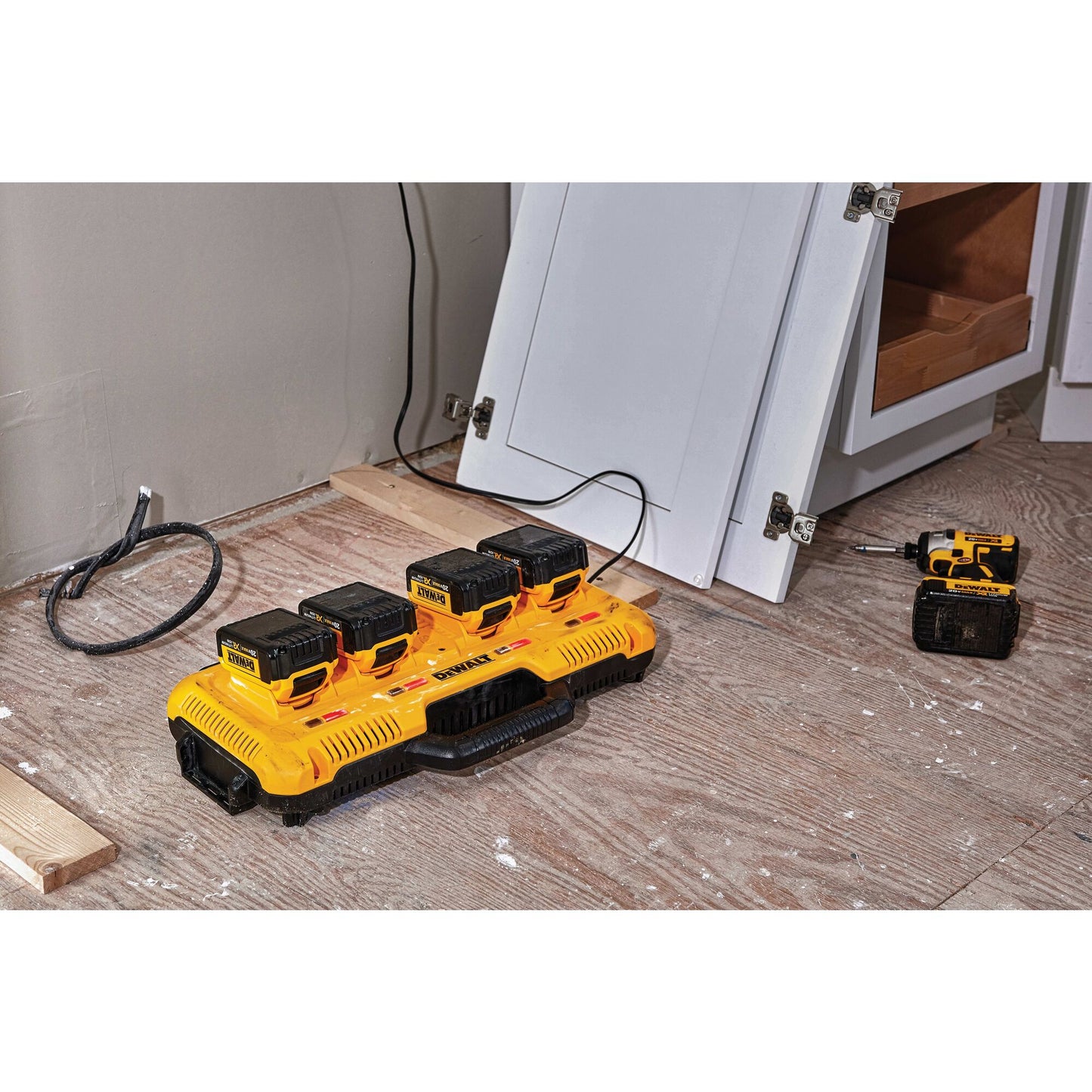 DEWALT DCB104-QW XR Multi Voltage 4 Port 8A Charger