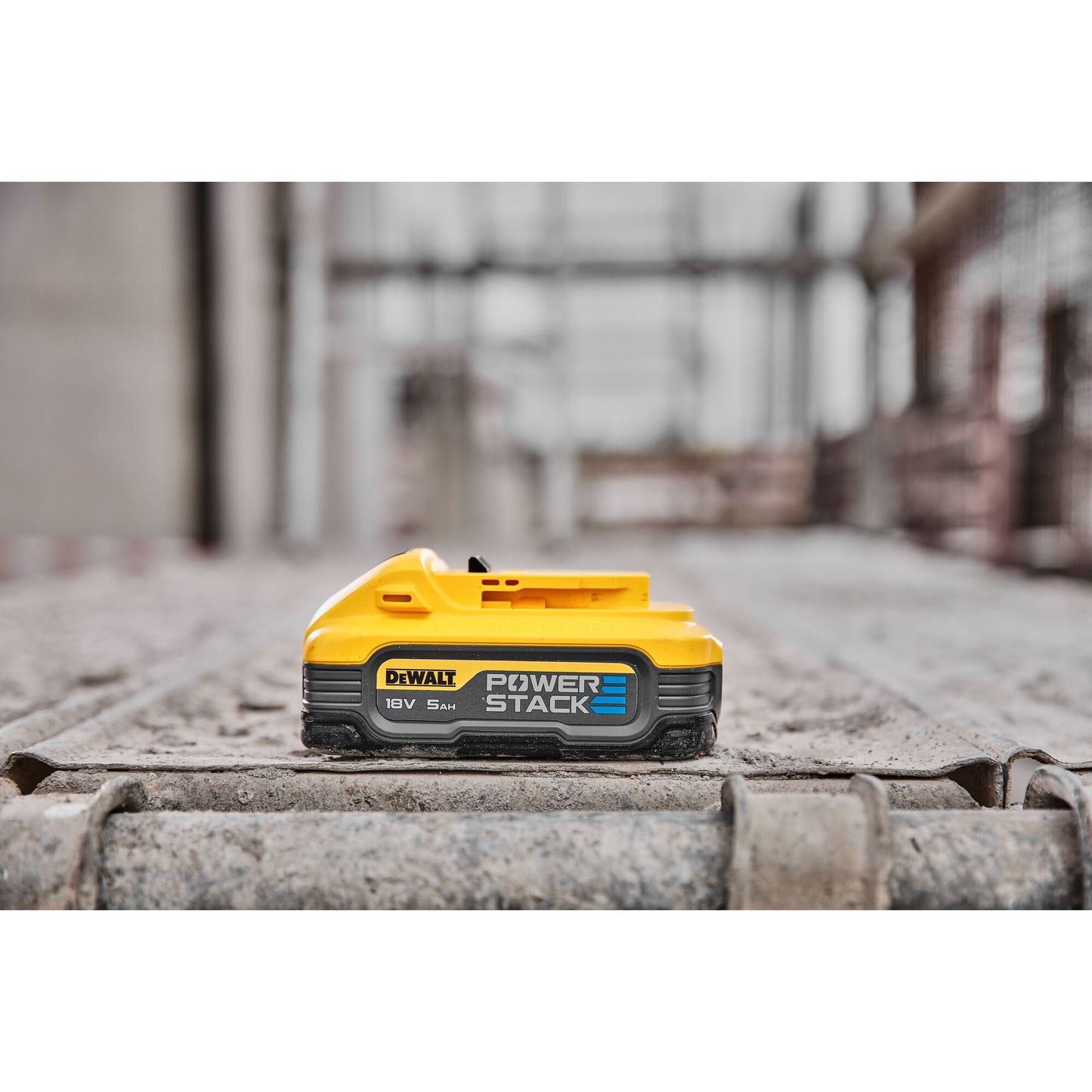 DEWALT DCBP518H2-XJ Kit 2 Batterie 18V XR Litio POWERSTACK 5Ah con celle a sacchetto