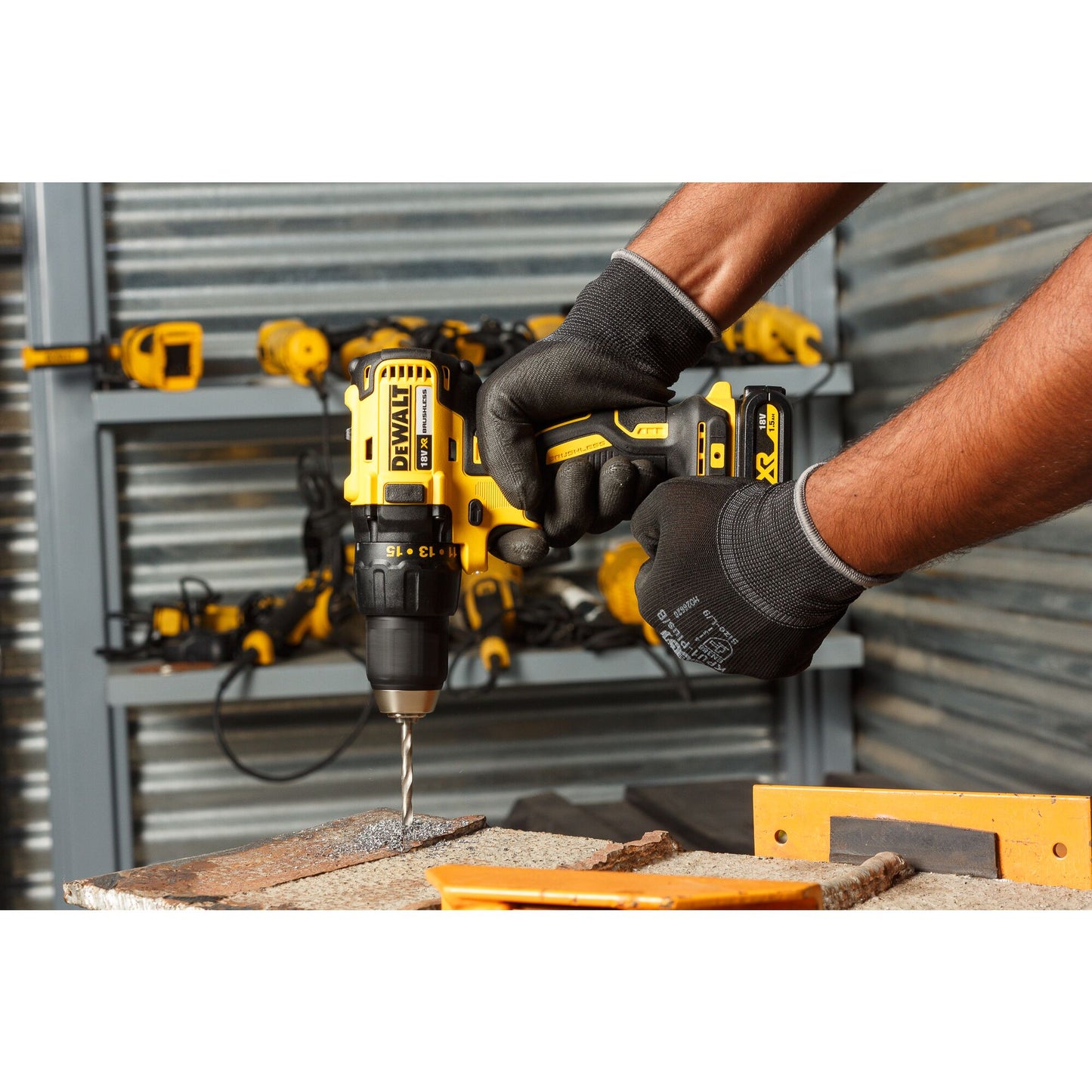 DEWALT DCD777S2T-QW Trapano Avviatore Compatto XR 18V con 2 batterie 18V 1.5Ah