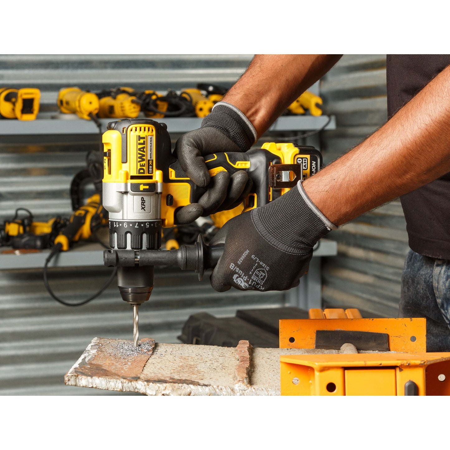 DEWALT DCD996NT-XJ Trapano avvitatore XRP con percussione senza batteria ne caricabatteria