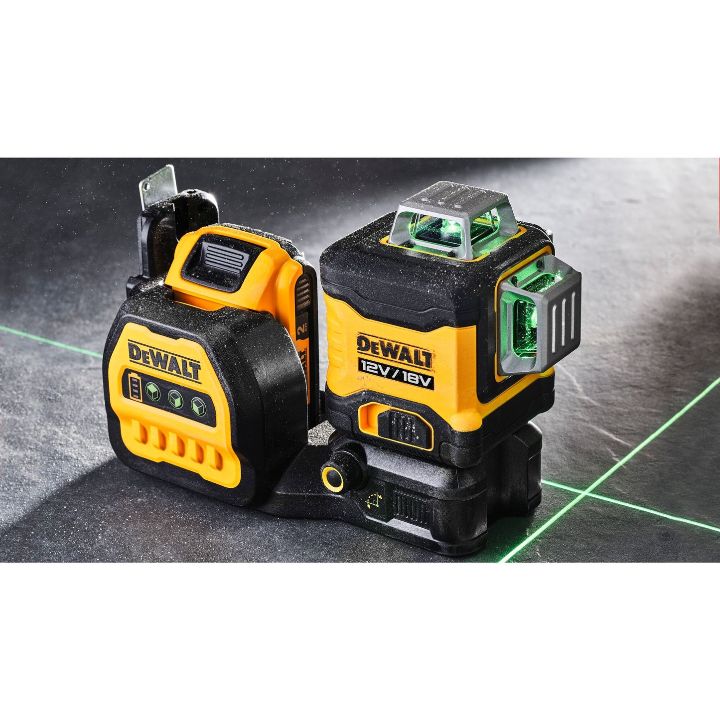 DEWALT DCE089NG18-XJ Laser multilinea con raggio verde3X360°, senza batterie e caricabatterie.