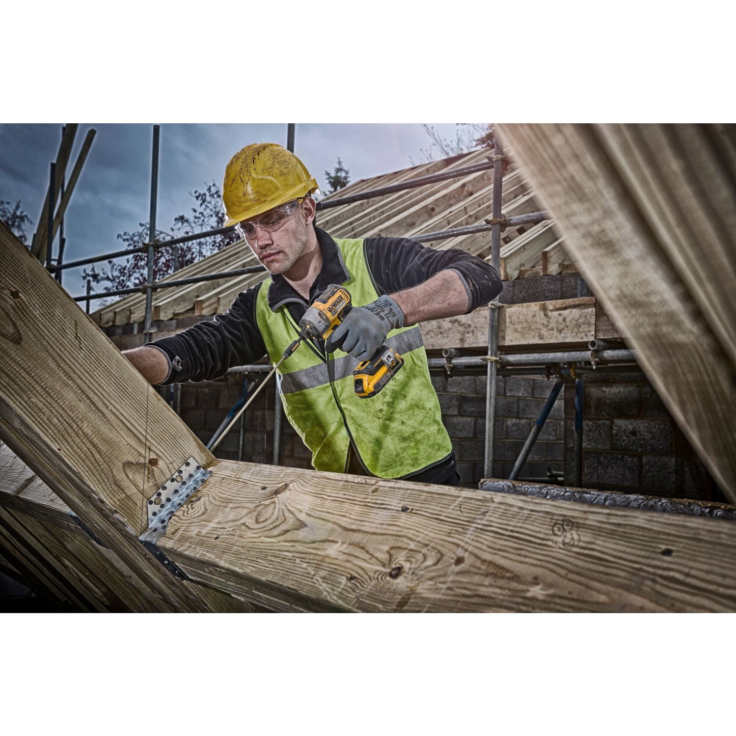DEWALT DCF887D2-QW 18V Brushless 3-Speed Impact Driver ( 1/4”) with 2 x 2Ah Lithium Ion Batteries