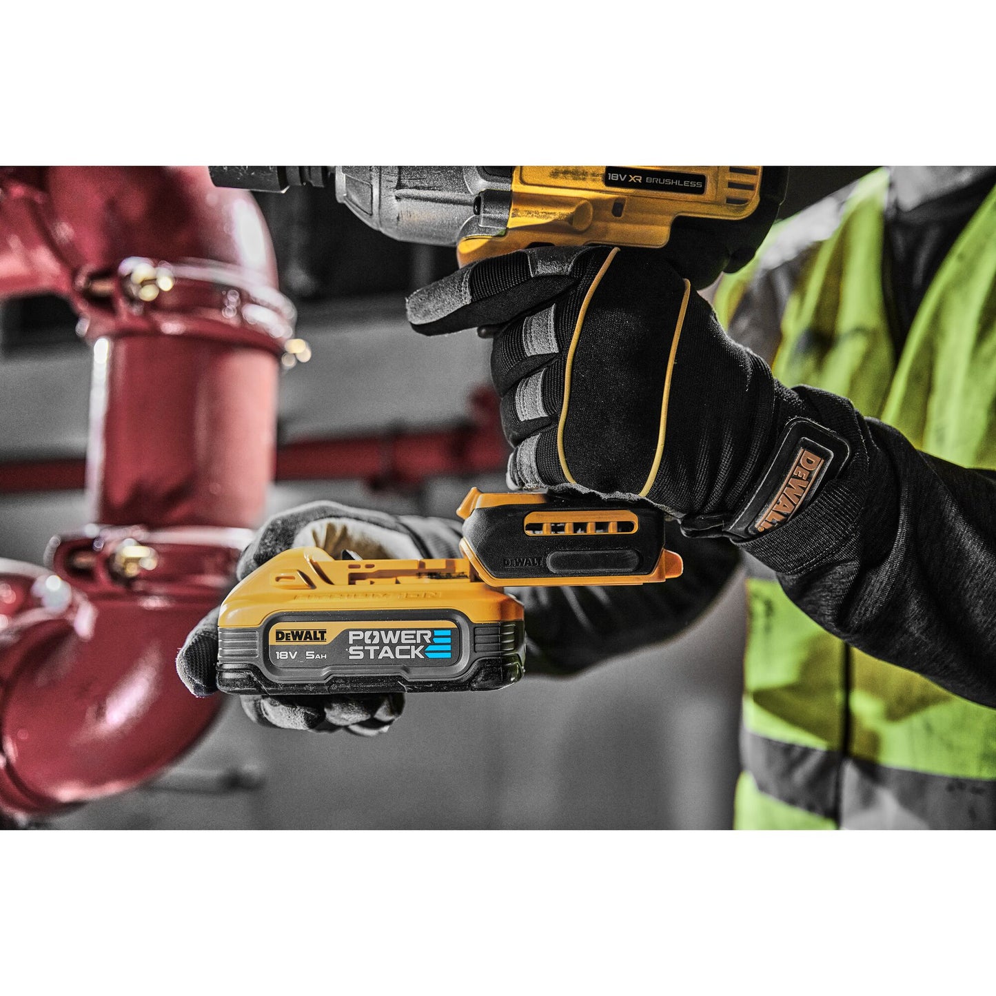 DEWALT DCF900H2T-QW 18V XR Brushless 1/2" Hog Ring High Torque Impact Wrench with 2 x 5Ah Powerstack Batteries
