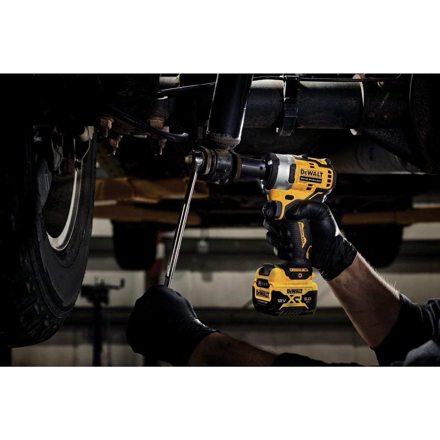 DEWALT DCF901P2-QW 12V Brushless 1/2" Impact Wrench with 2 x 5Ah Lithium Ion Batteries