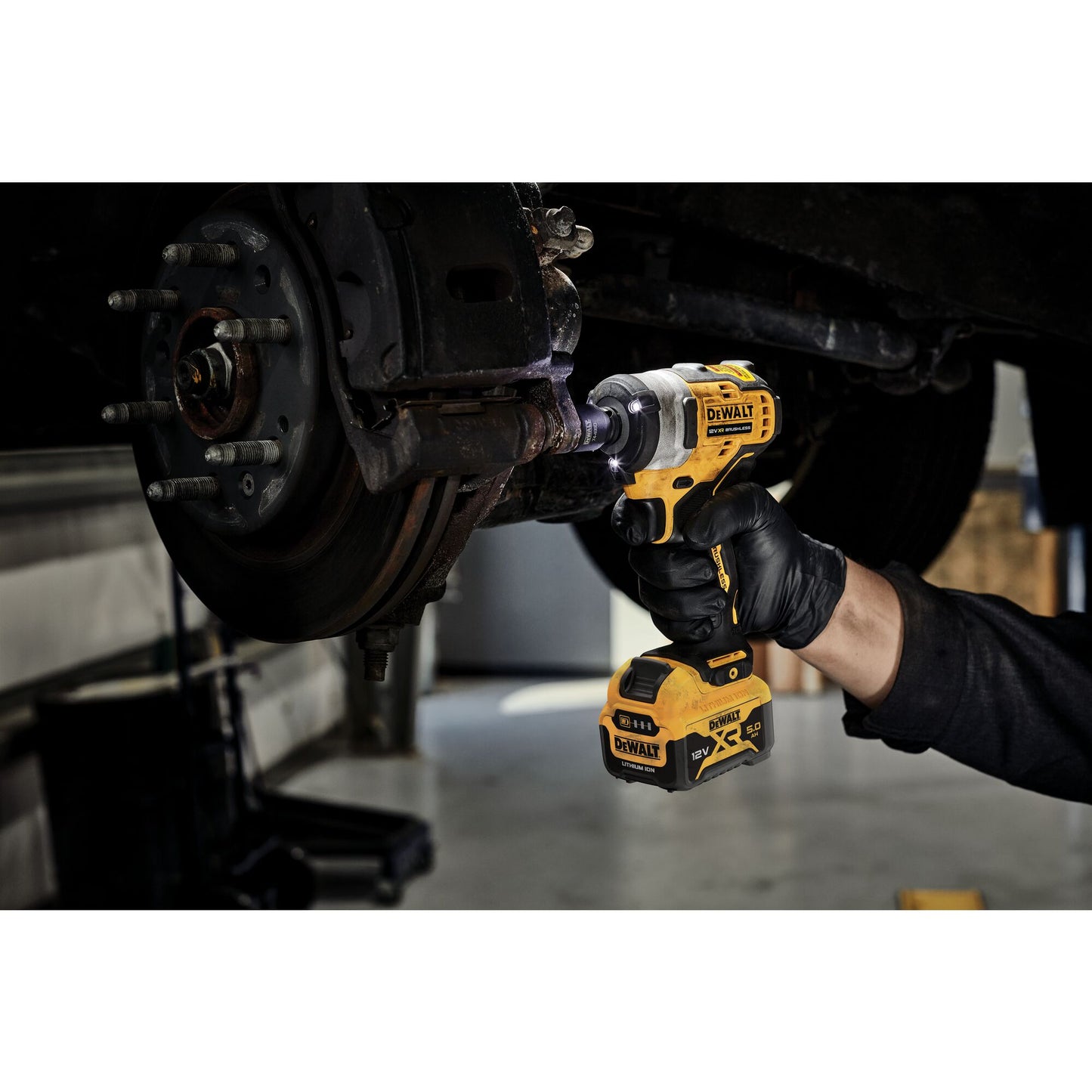 DEWALT DCF901P2-QW 12V Brushless 1/2" Impact Wrench with 2 x 5Ah Lithium Ion Batteries
