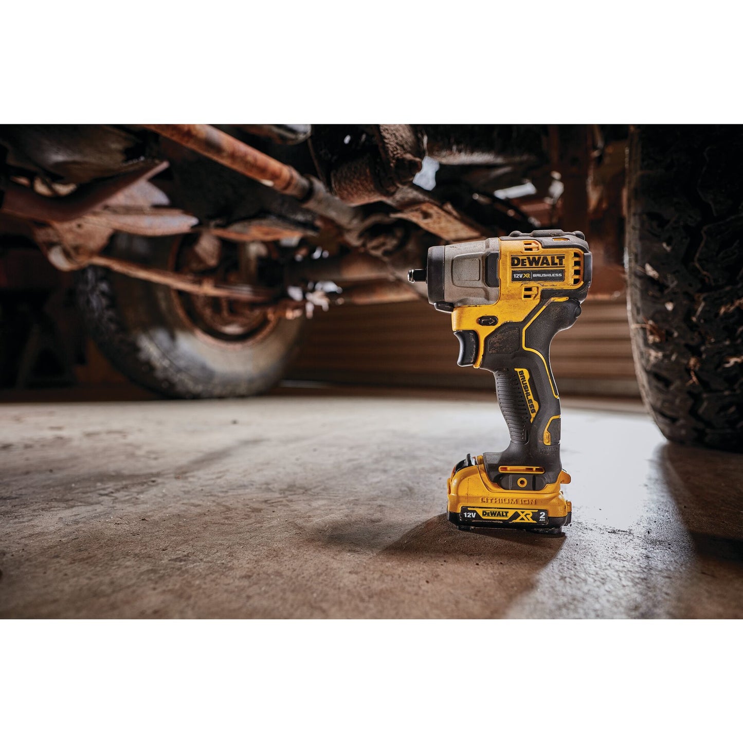 DEWALT DCF902D2-QW Avvitatore ad impulsi compatto con 2 batterie 12V 2.0Ah attacco 3/8"