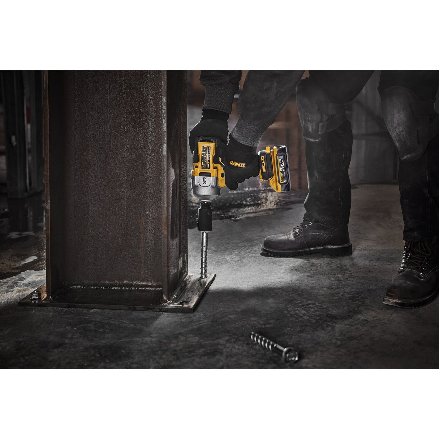 DEWALT DCF961H2T-QW 18V XR Brushless 1/2" High Torque Impact Wrench with 2 x 5Ah Powerstack Lithium Ion Batteries