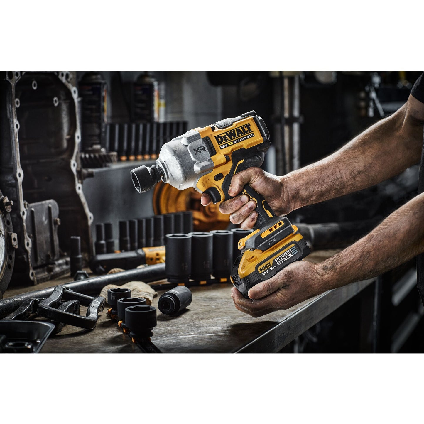DEWALT DCF961H2T-QW 18V XR Brushless 1/2" High Torque Impact Wrench with 2 x 5Ah Powerstack Lithium Ion Batteries