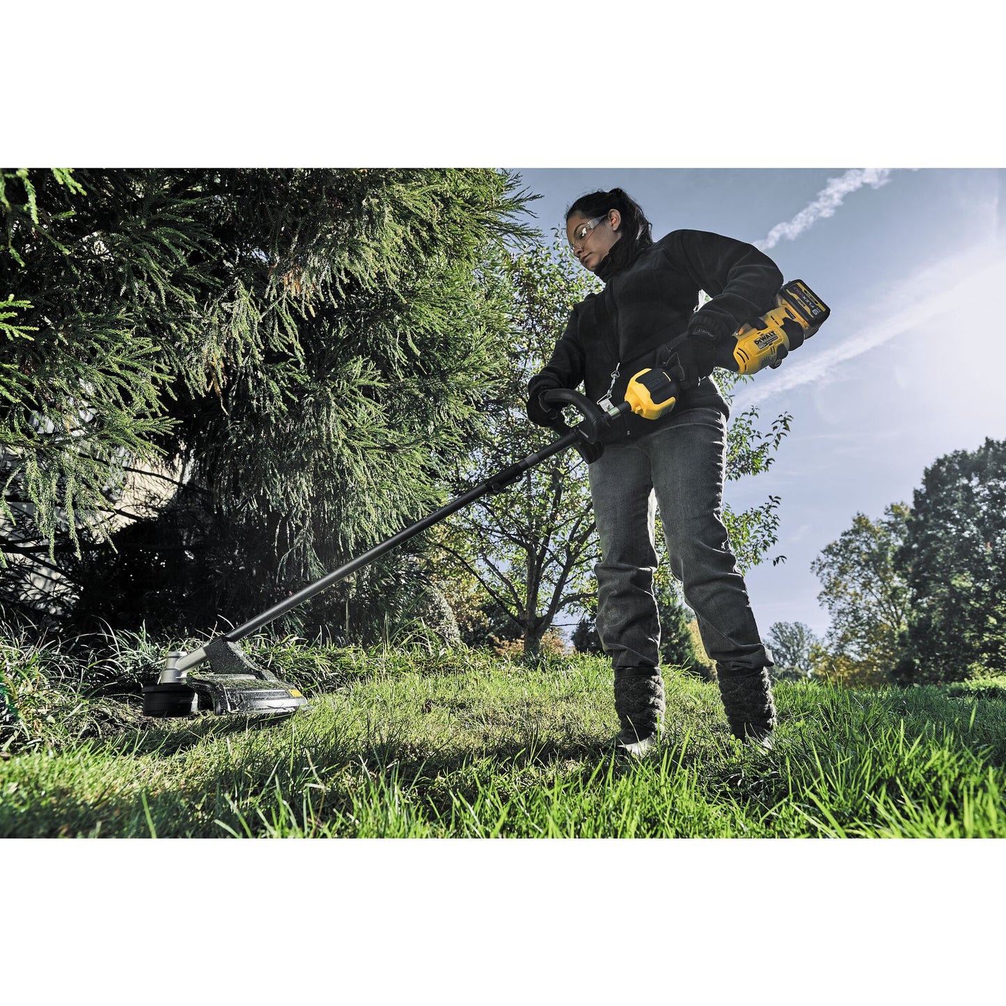 DEWALT DCMAS5713X1-QW 18/54V XR Split Boom with String Trimmer Attachment with 1 x 9Ah Flexvolt Battery