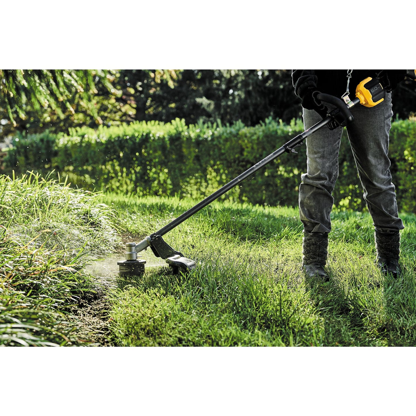 DEWALT DCMAS5713X1-QW 18/54V XR Split Boom with String Trimmer Attachment with 1 x 9Ah Flexvolt Battery