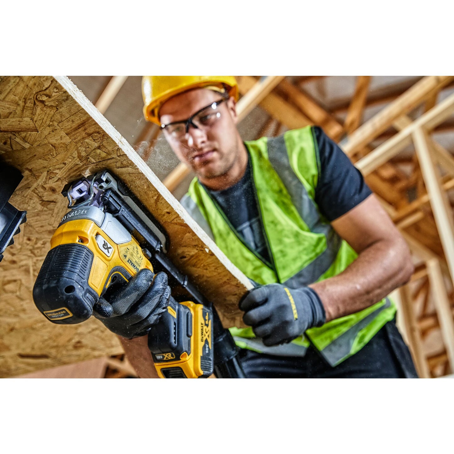 DEWALT DCS335P2-QW Seghetto alternativo con 2 batterie 18V 5.0Ah, motore brushless