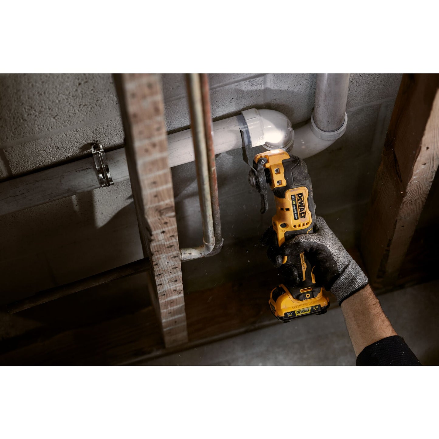 DEWALT DCS353D2-QW 12V XR Brushless Oscillating Tool with 2 X 2Ah Lithium Ion Batteries