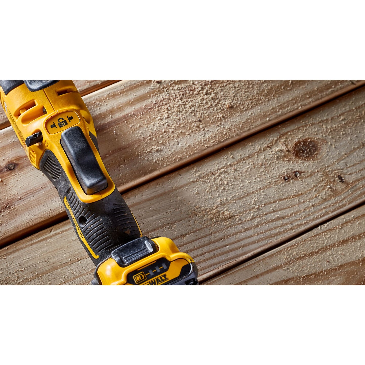 DEWALT DCS353D2-QW 12V XR Brushless Oscillating Tool with 2 X 2Ah Lithium Ion Batteries
