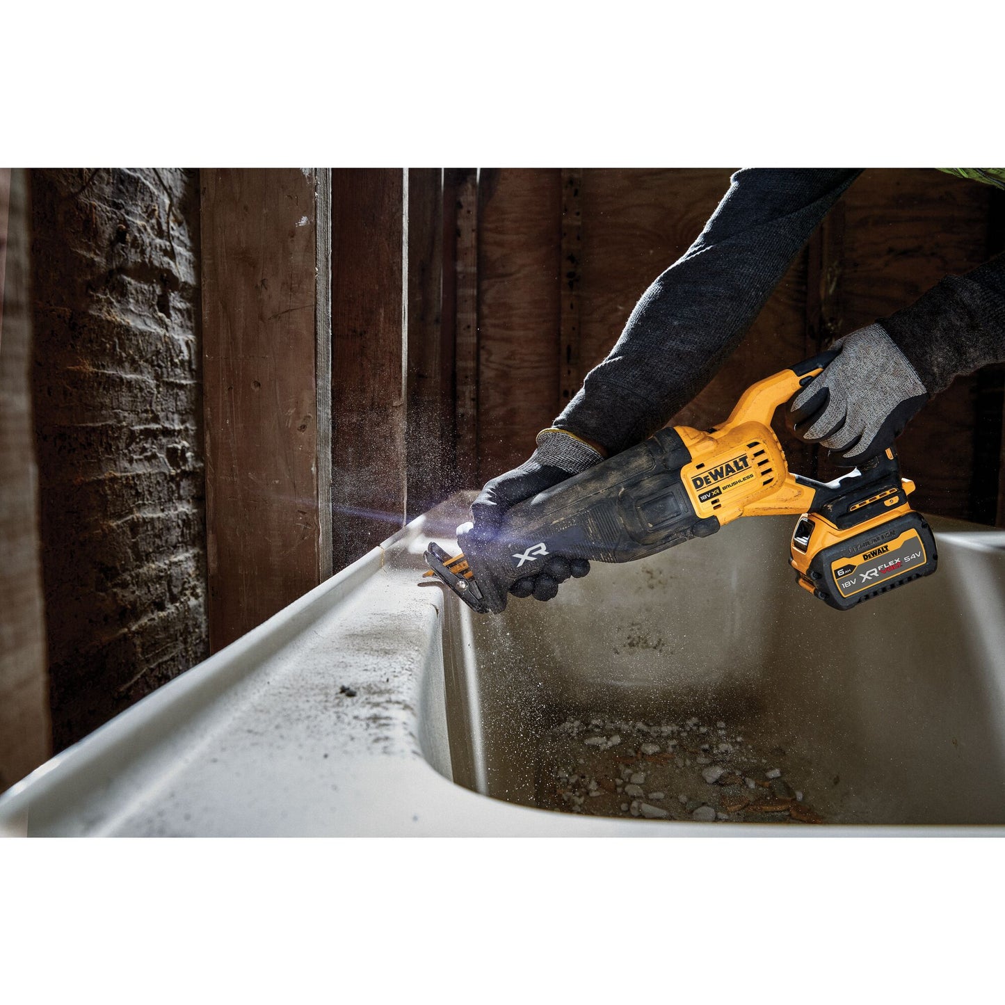 DEWALT DCS386T1-QW 18/54V XR Recip Saw with 1 x 6Ah Flexvolt Battery