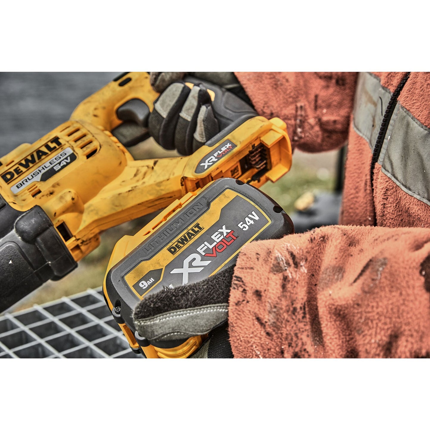 DEWALT DCS389X2-QW 18/54V XR Reciprocating Saw with 2 x 9Ah Flexvolt Lithium Ion Batteries
