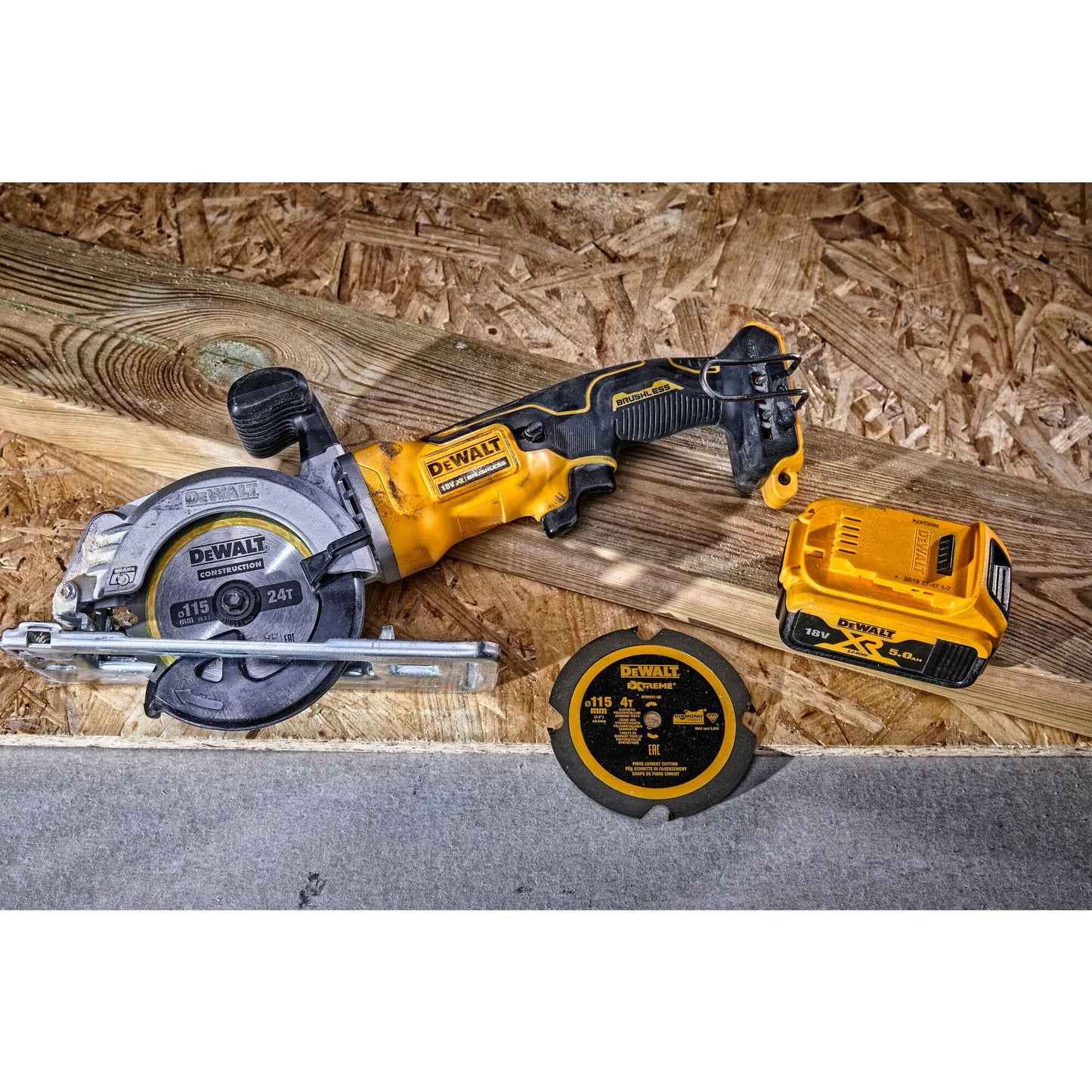 DEWALT DCS571P2-QW 18V XR Brushless 115mm Compact Circular Saw with 2 x 5Ah Lithium Ion Batteries