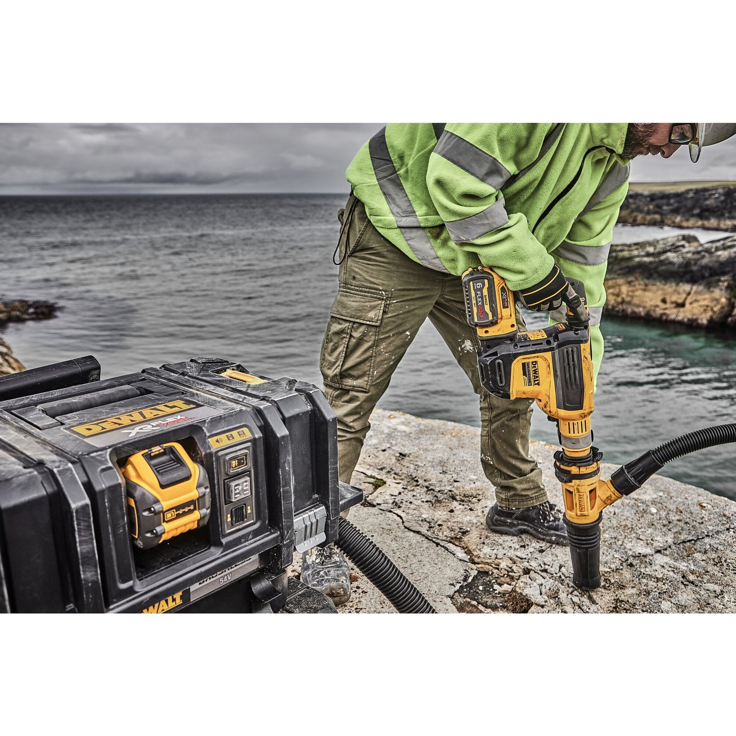 DEWALT DCV586MT2-QW Aspiratore solidi/liquidi 2 batterie XR Flexvolt 18/54V 6.0Ah