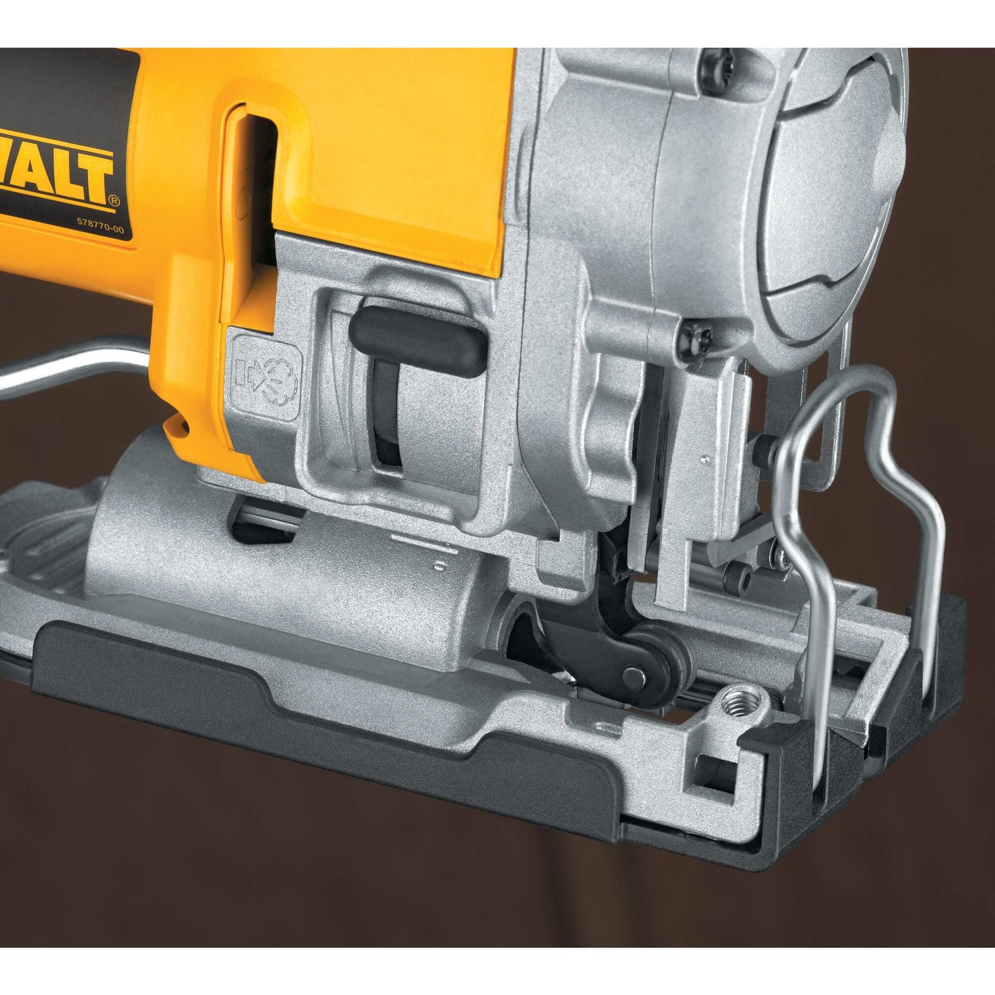 DEWALT DW331KT-QS Seghetto alternativo impugnatura staffa 701W