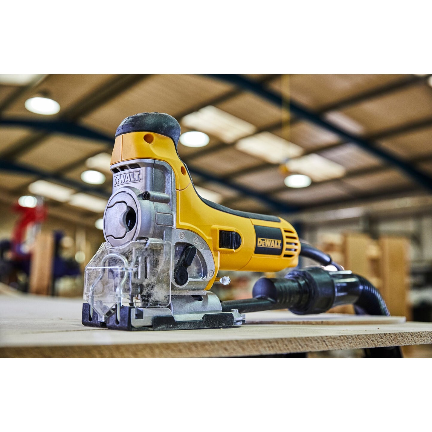 DEWALT DW333KT-QS Seghetto alternativo impugnatura corpo 701W