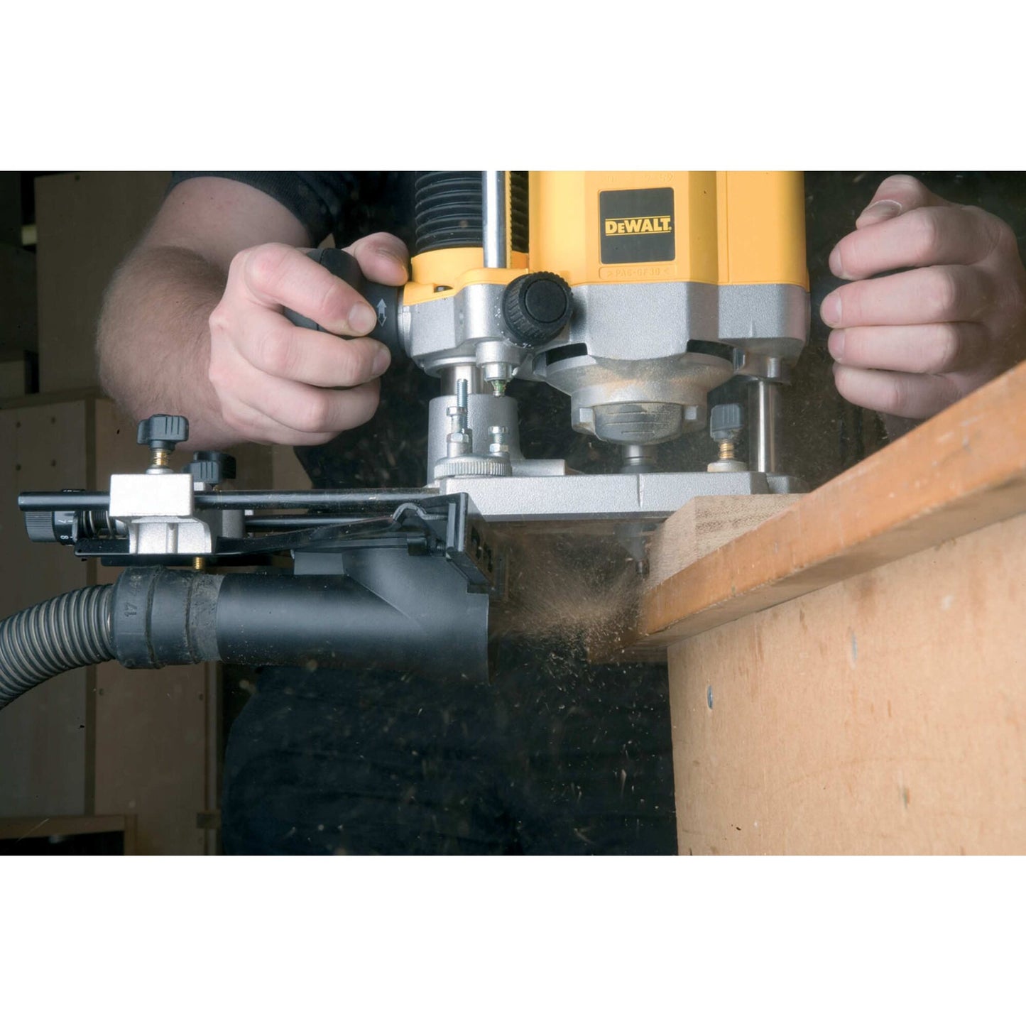 DEWALT DW621-QS Elettrofresatrice elettronica 1100W