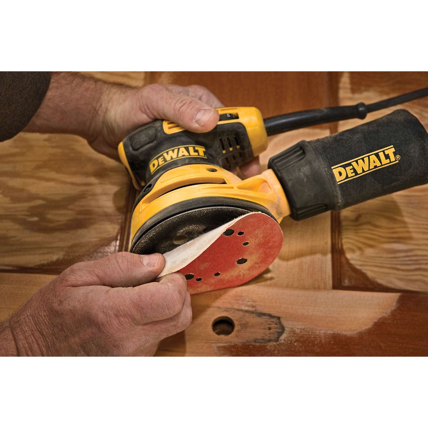 DEWALT DWE6423-QS Levigatrice roto-orbitale 125mm 280W