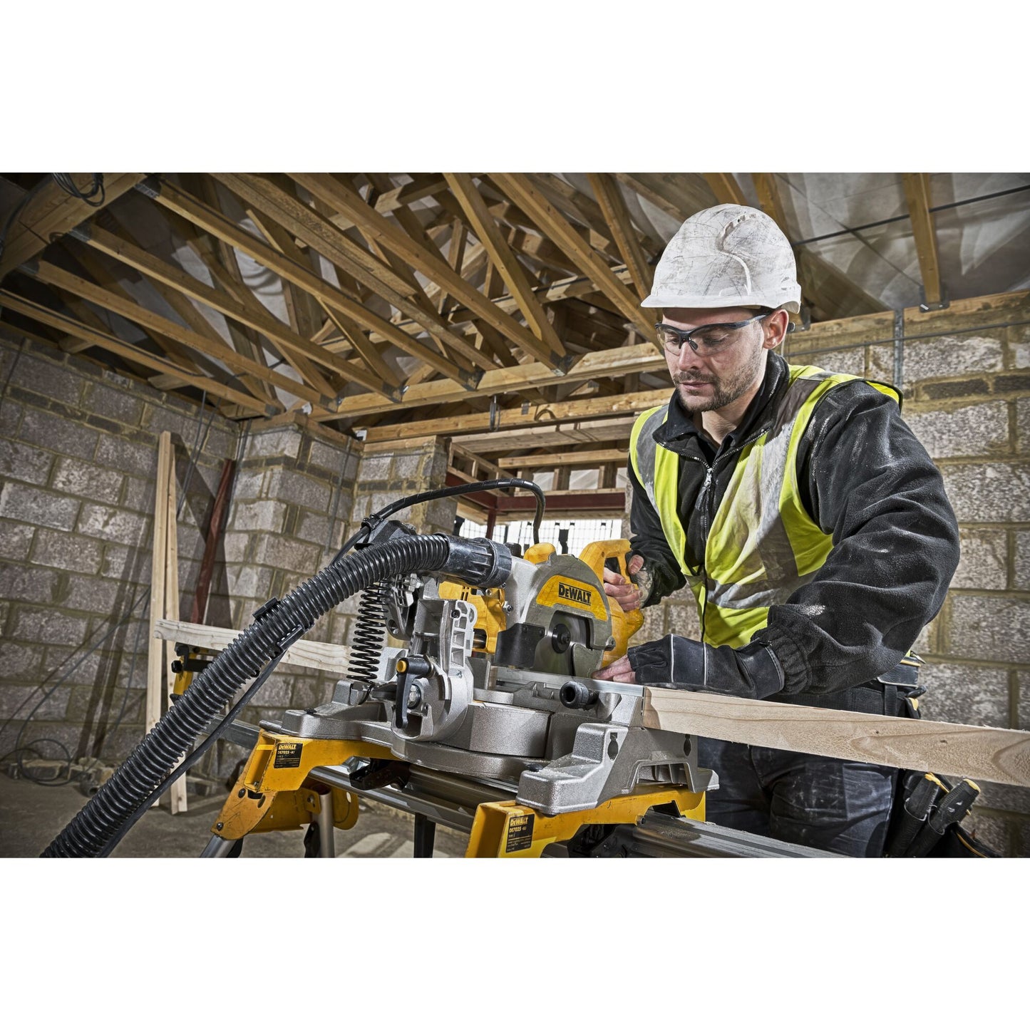 DEWALT DWS777-QS 1800 Watt Paneelsäge 216mm