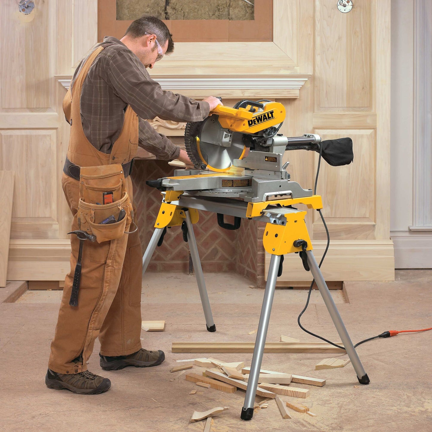 DEWALT DWS780-QS Troncatrice radiale 305mm 1675w + Sistema tracciatura XPS