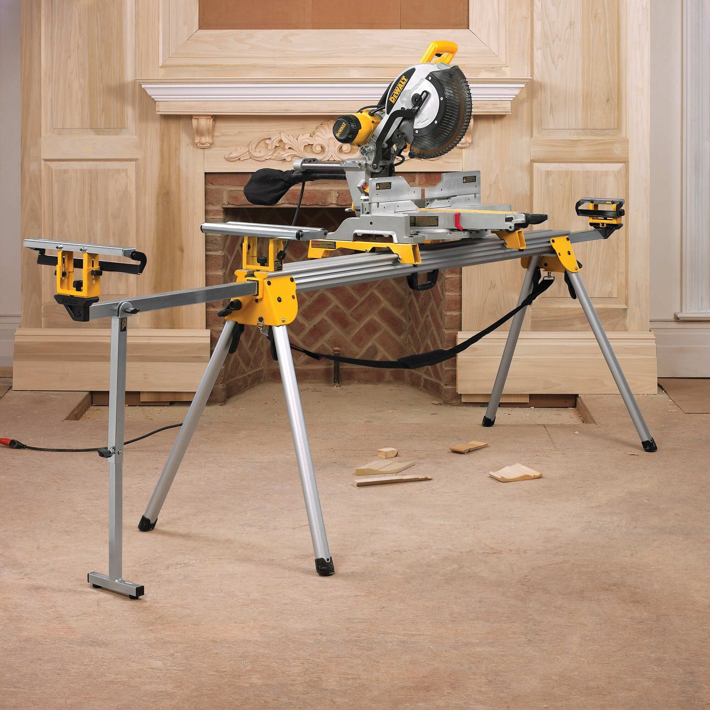 DEWALT DWS780-QS Troncatrice radiale 305mm 1675w + Sistema tracciatura XPS