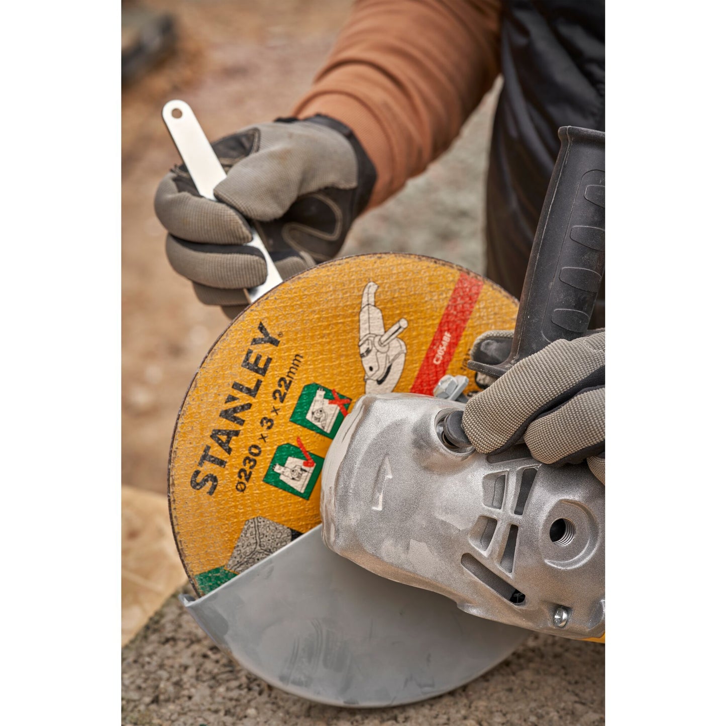 STANLEY FATMAX FMEG232-QS Smerigliatrice angolare 230mm 2000W