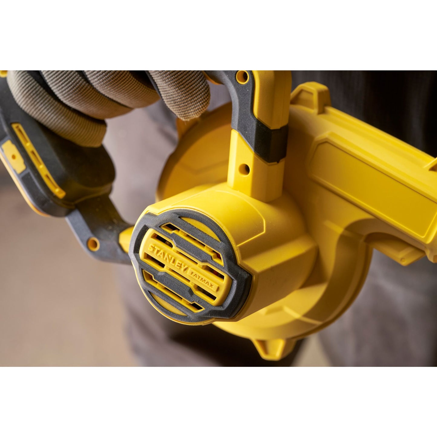 STANLEY FATMAX SFMCBL01B-XJ Soplador compacto V20, sin baterías ni cargador