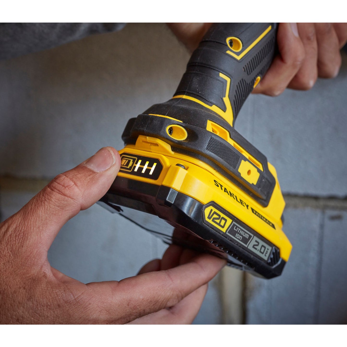 STANLEY FATMAX SFMCD715D2K-QW Trapano avvitatore a percussione brushless V20. 2 batterie 18V 2Ah