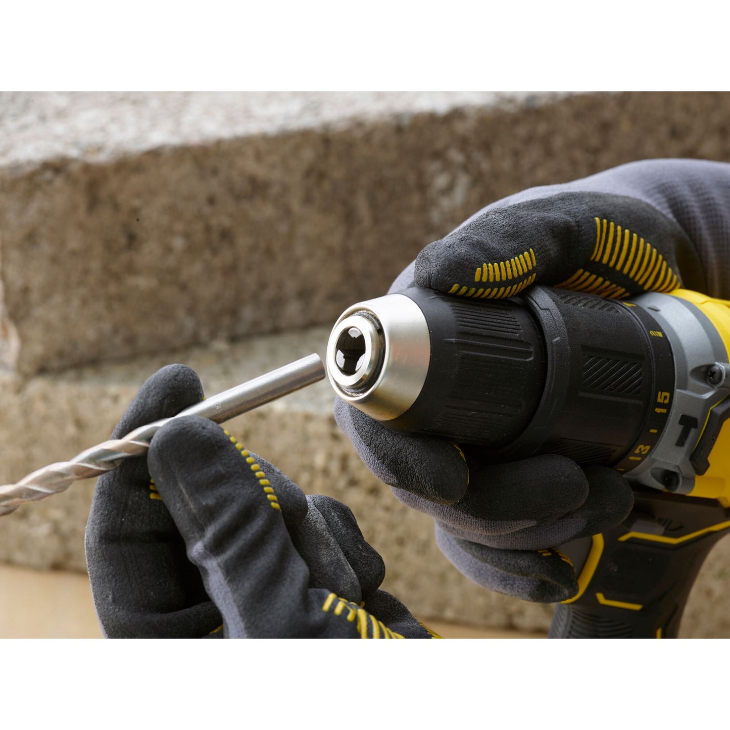 STANLEY FATMAX SFMCD715D2K-QW Trapano avvitatore a percussione brushless V20. 2 batterie 18V 2Ah