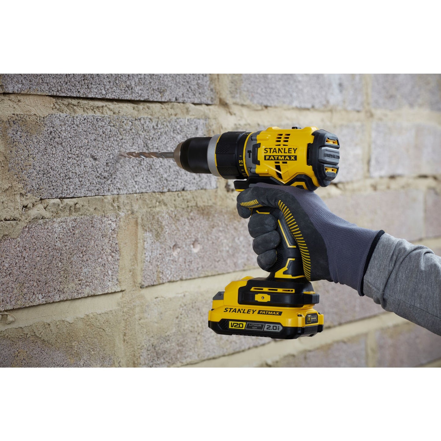 STANLEY FATMAX SFMCD721D2K-QW Trapano avvitatore a percussione brushless V20, 2 batterie 18V 2Ah