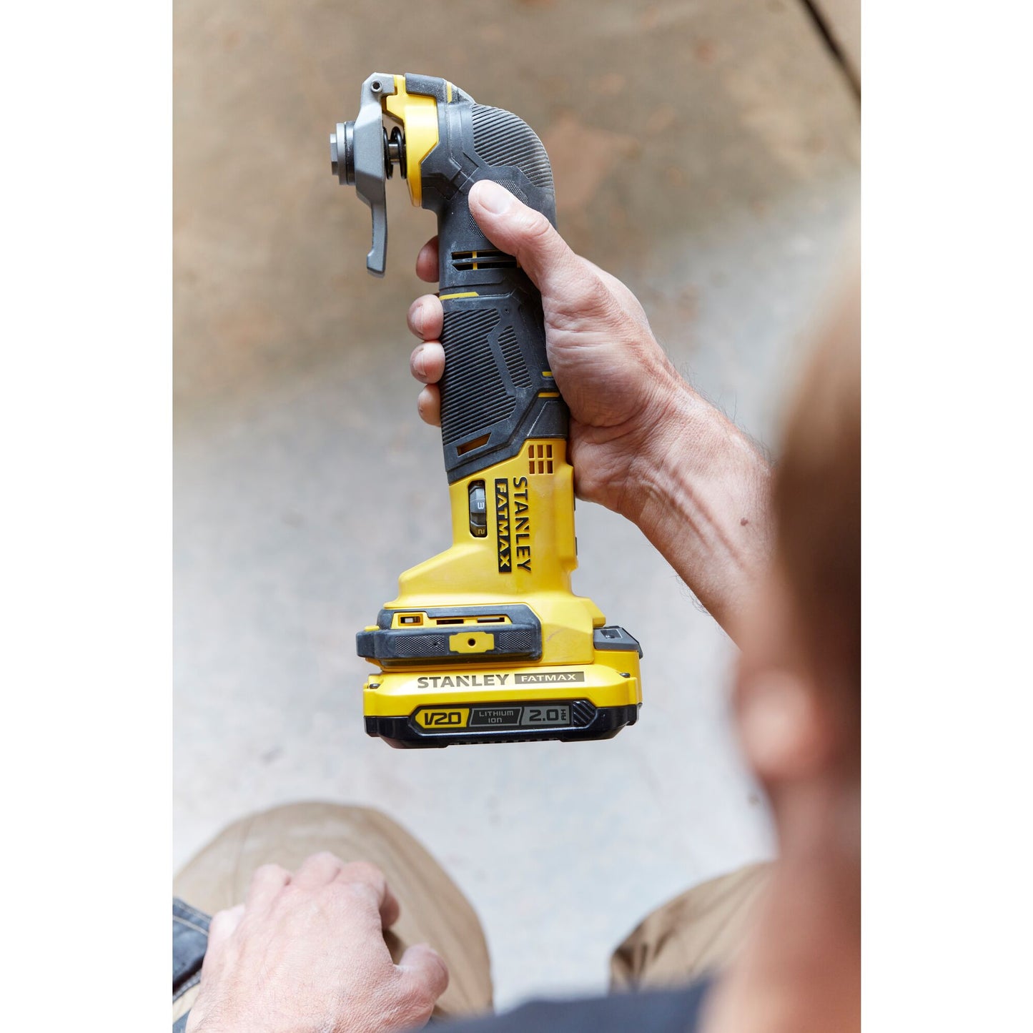 STANLEY FATMAX SFMCE500D2K-QW Utensile multifunzione V20, 2 batterie 18V 2.0Ah