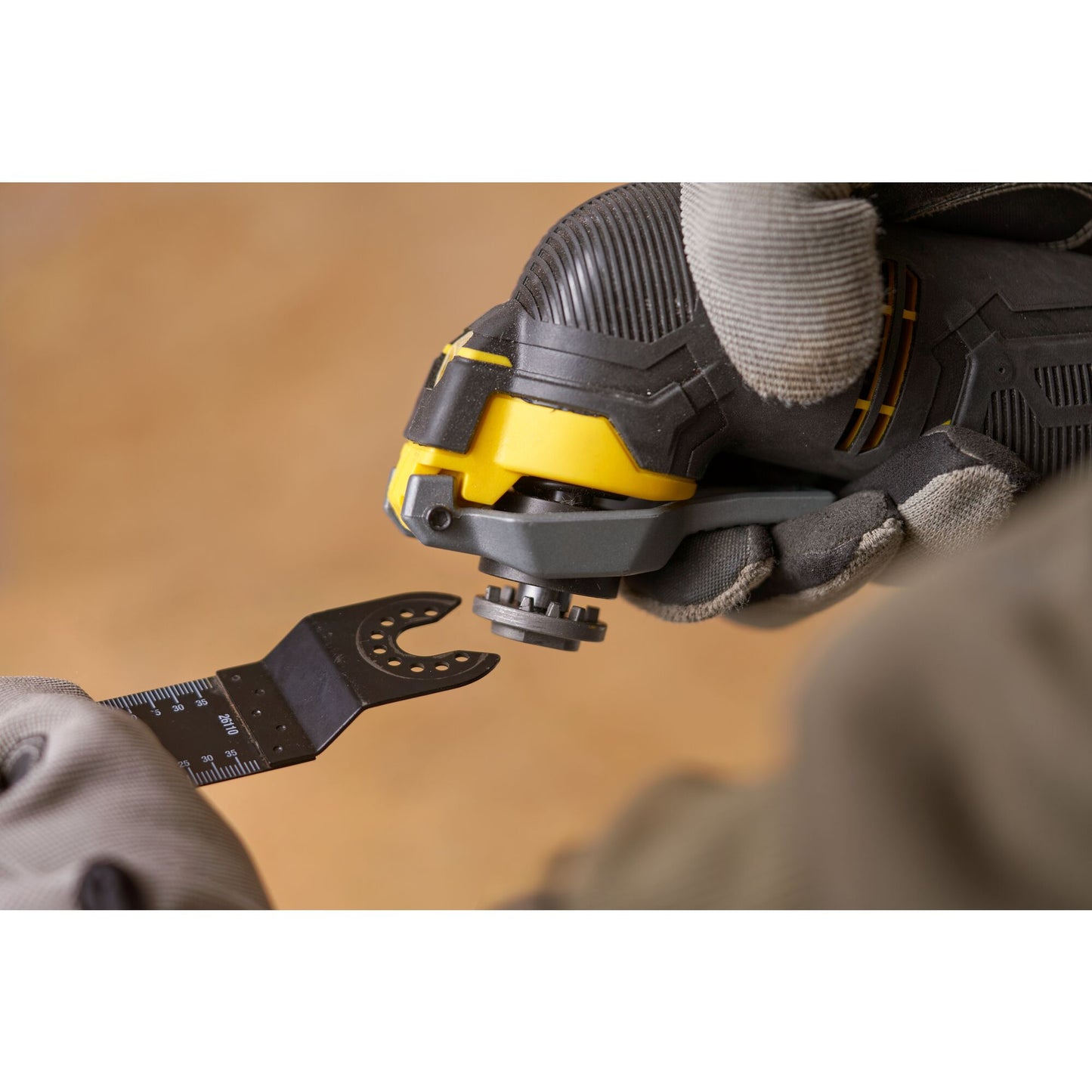 STANLEY FATMAX SFMCE500D2K-QW Utensile multifunzione V20, 2 batterie 18V 2.0Ah