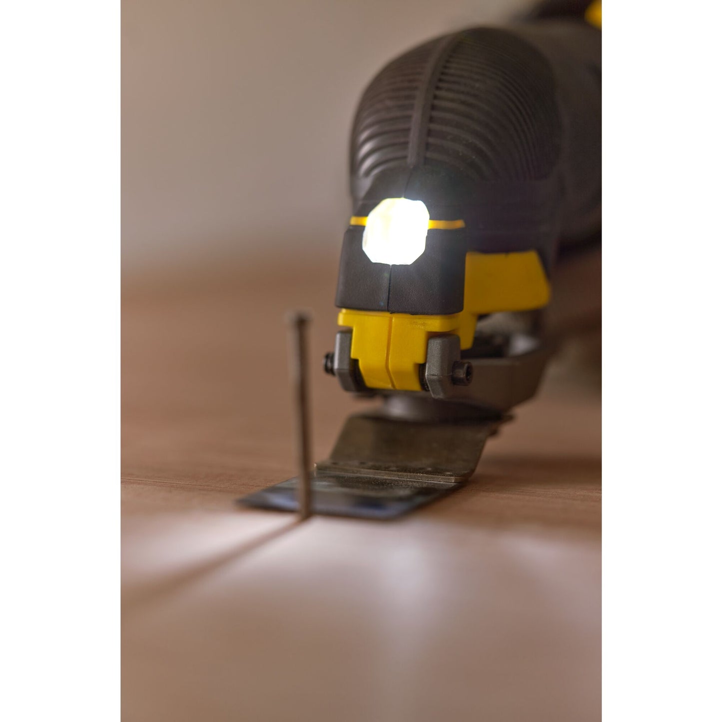 STANLEY FATMAX SFMCE510D2K-QW V20 Brushless Oscillating Multi-Tool with 2 x 2.0Ah Lithium Ion Battery and Kit Box