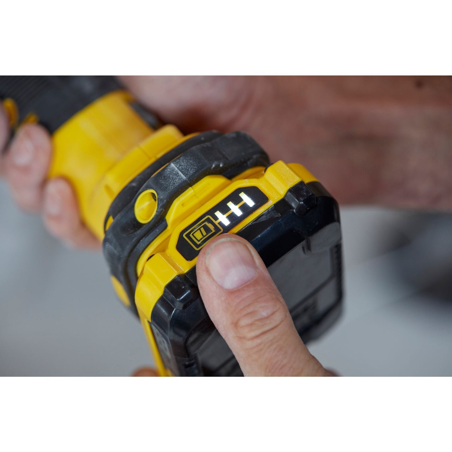 STANLEY FATMAX SFMCE500D2K-QW V20 Cordless Multi Material Cutting Tool with 2 x 2.0Ah Lithium Ion Battery and Kit Box