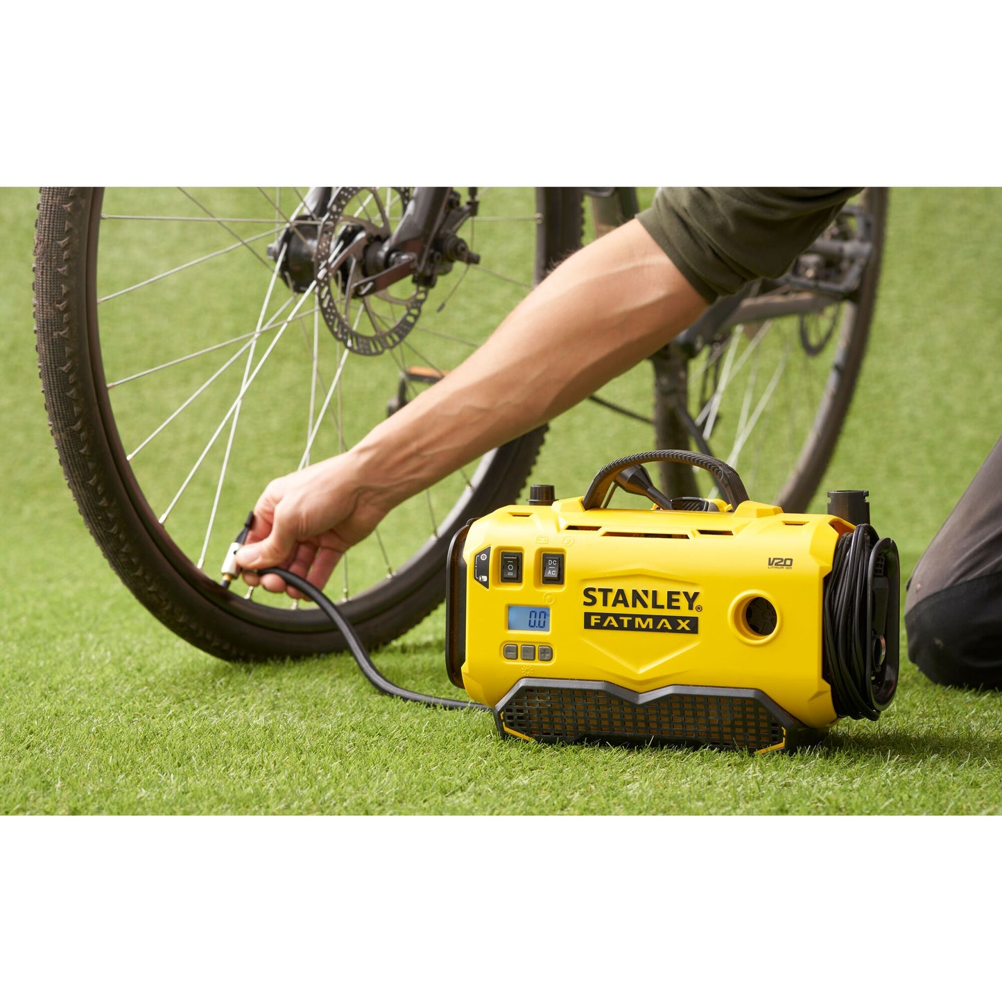 STANLEY FATMAX SFMCE520B-QW Compressore V20, senza batterie e caricabatteria