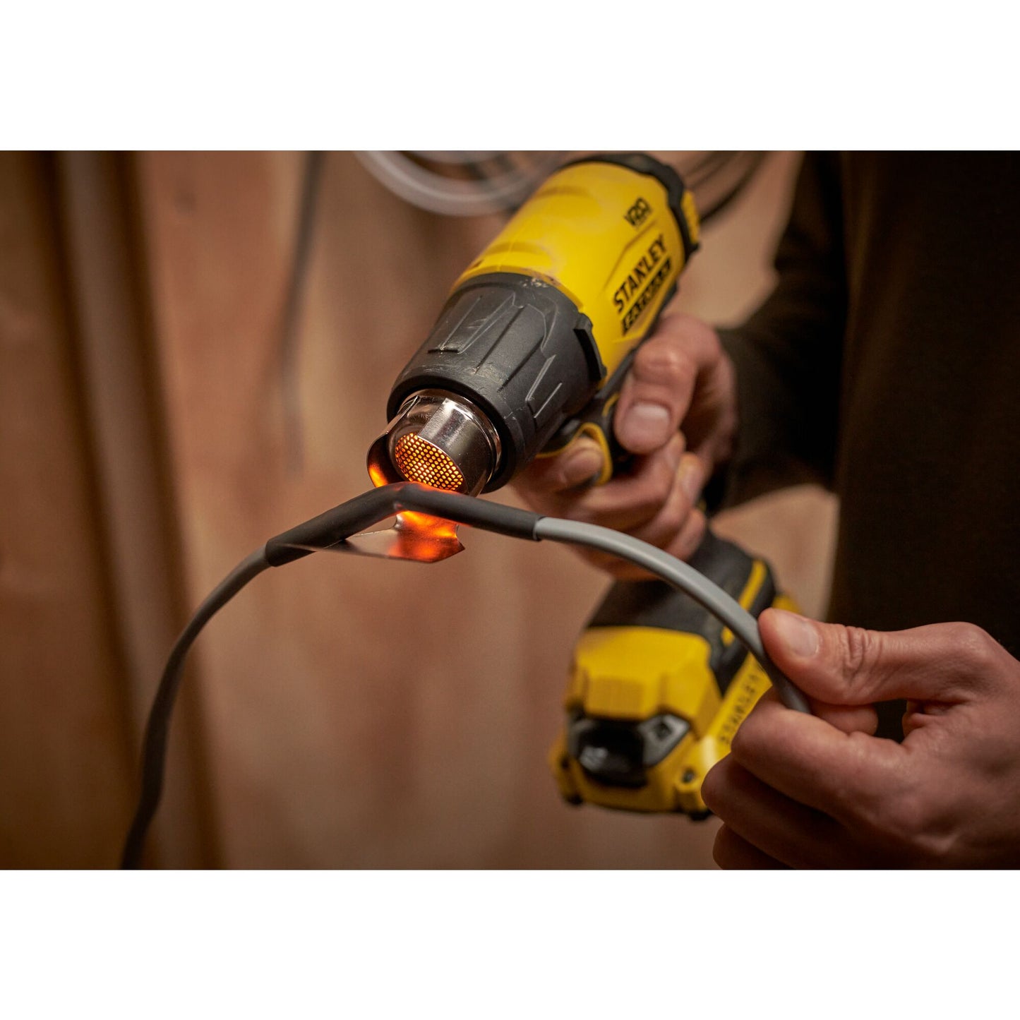 STANLEY FATMAX SFMCE530B-XJ Pistola termica V20, senza batterie e caricabatteria