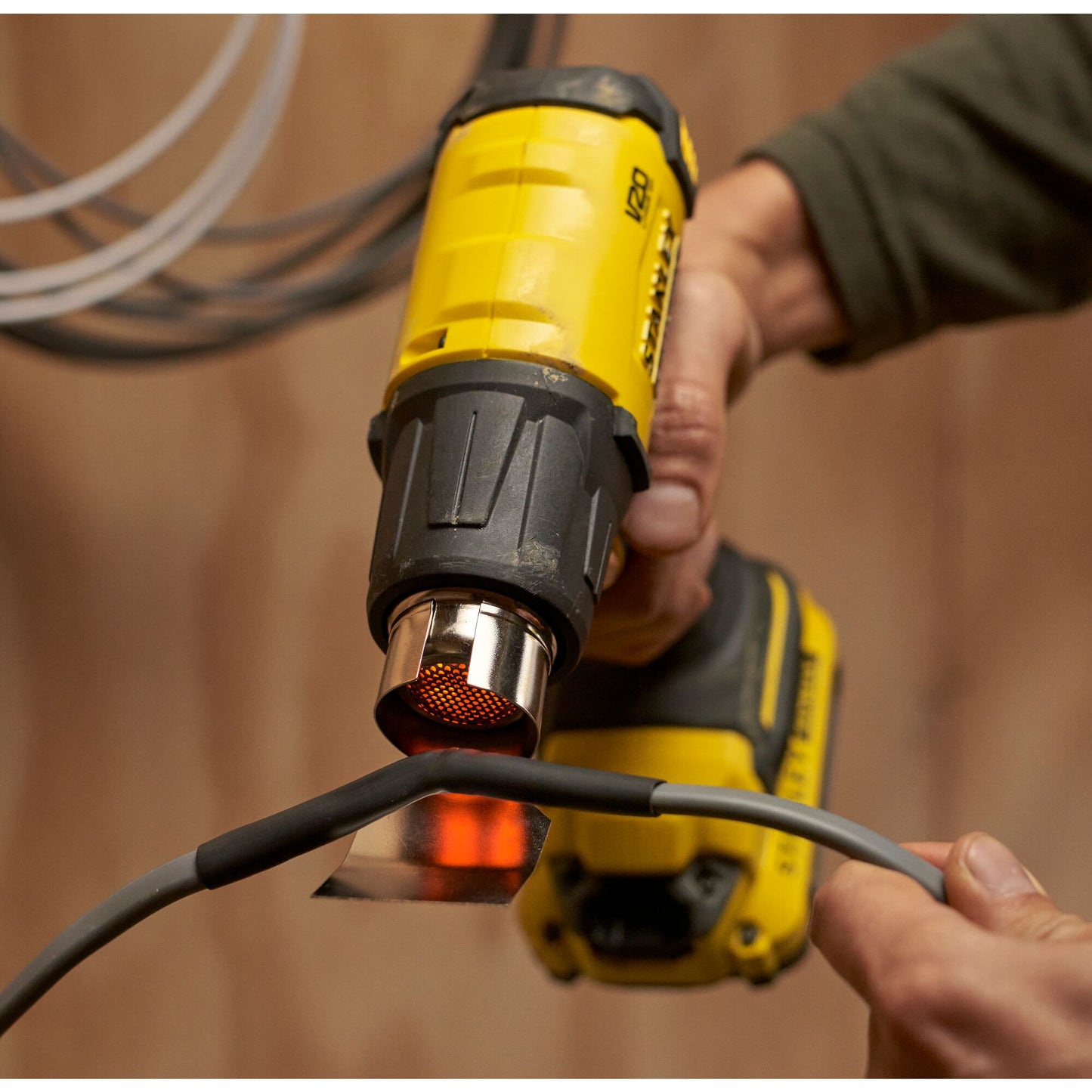 STANLEY FATMAX SFMCE530B-XJ Pistola termica V20, senza batterie e caricabatteria