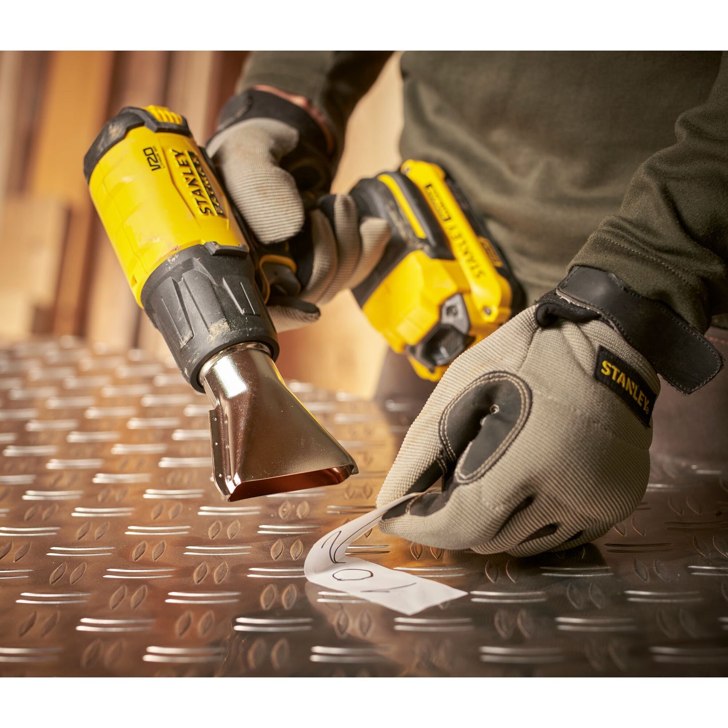 STANLEY FATMAX SFMCE530B-XJ Pistola termica V20, senza batterie e caricabatteria