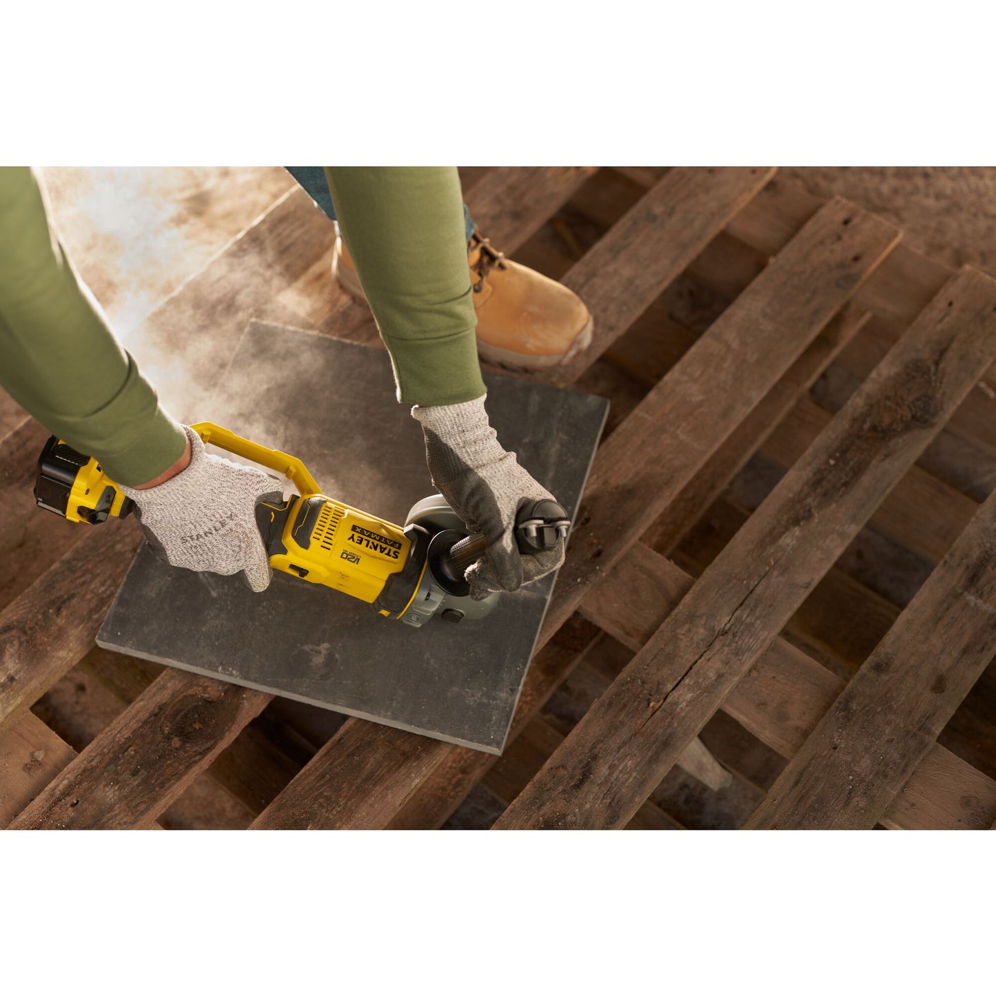 STANLEY FATMAX SFMCG400M2K-QW Smerigliatrice angolare V20, 2 batterie 18V 4.0Ah