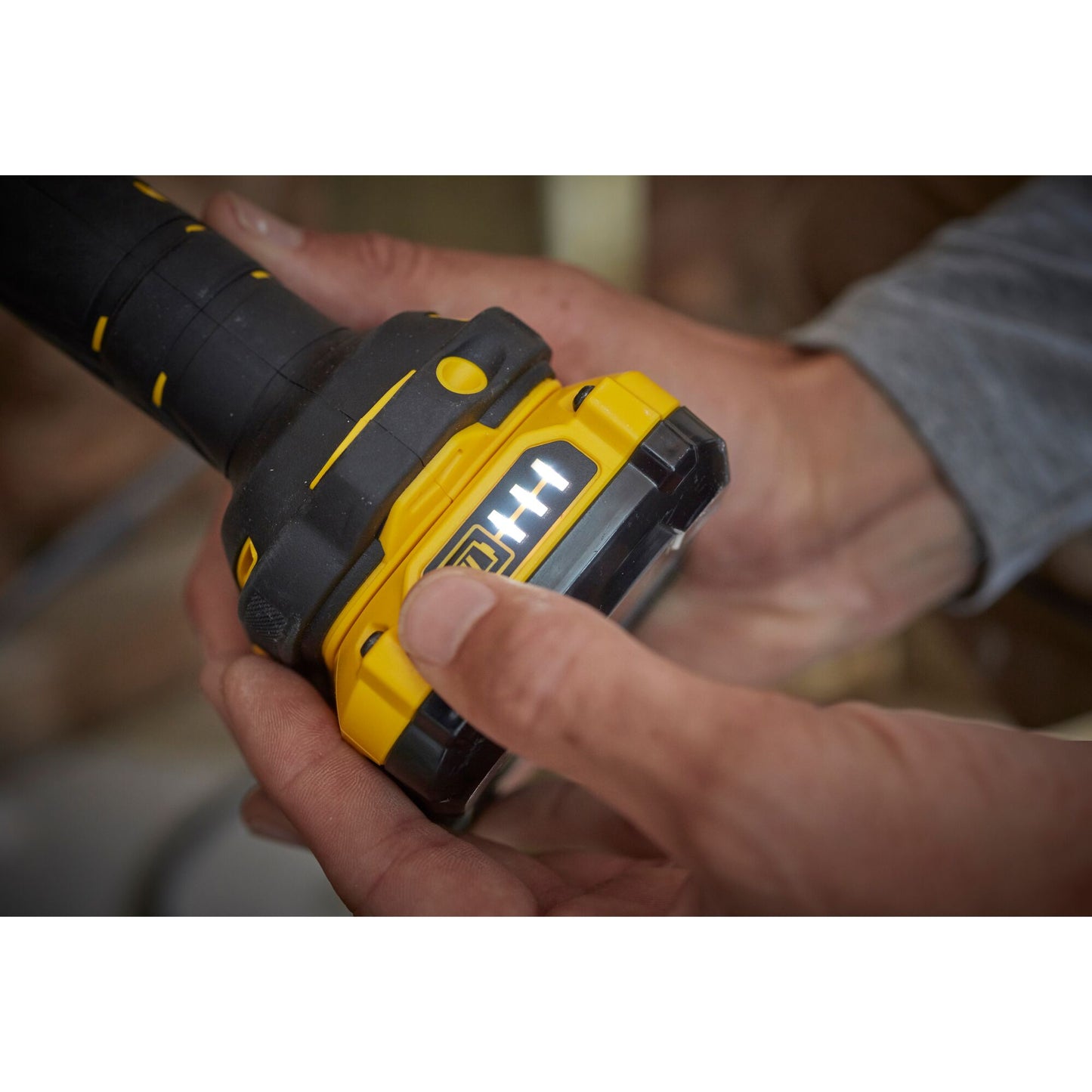 STANLEY FATMAX SFMCL020B-XJ Torcia LED V20, senza batterie e caricabatteria