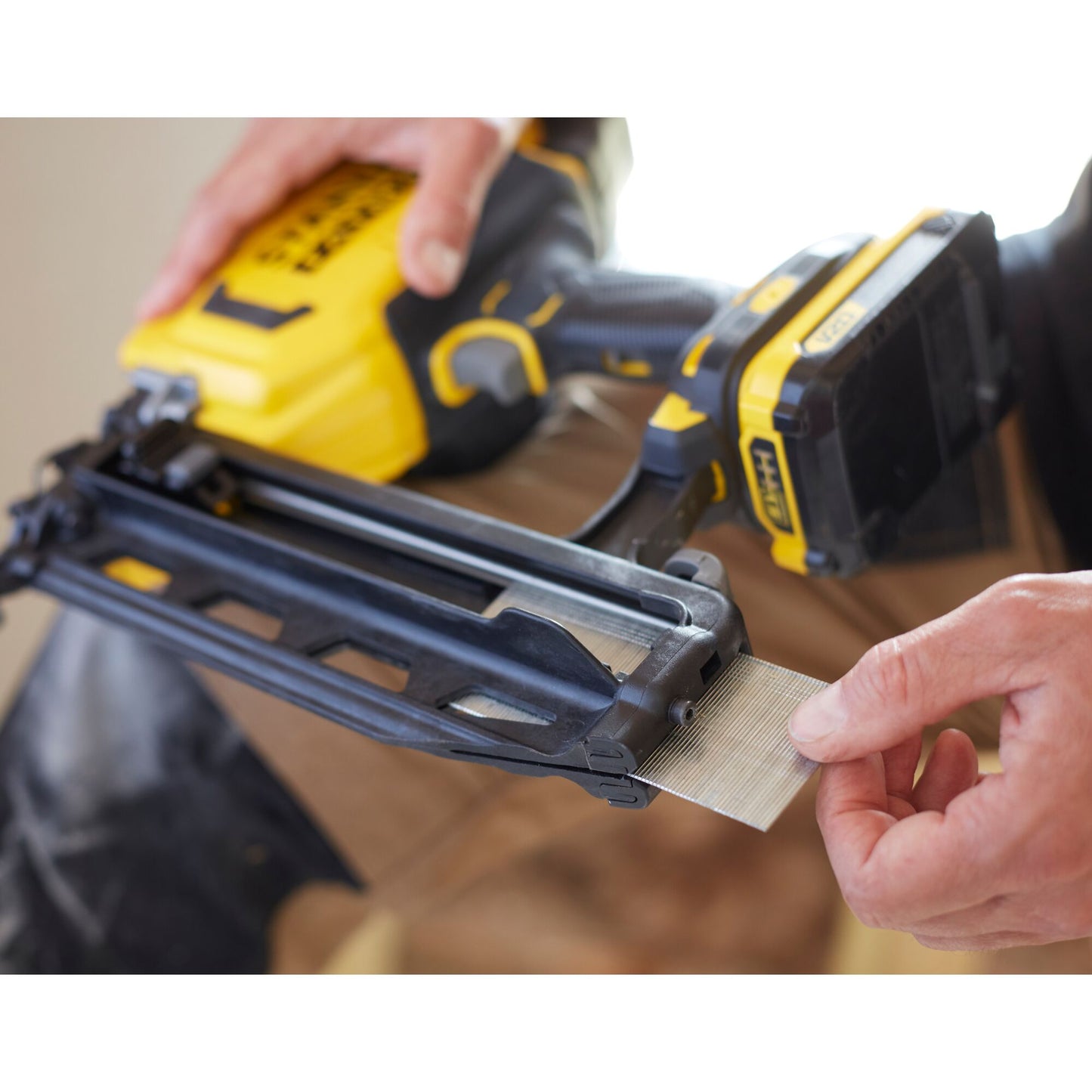 STANLEY FATMAX SFMCN616D2K-QW V20 Cordless 16-Gauge Finishing Nailer with 2 x 2.0Ah Lithium Ion Batteries and Kit Box