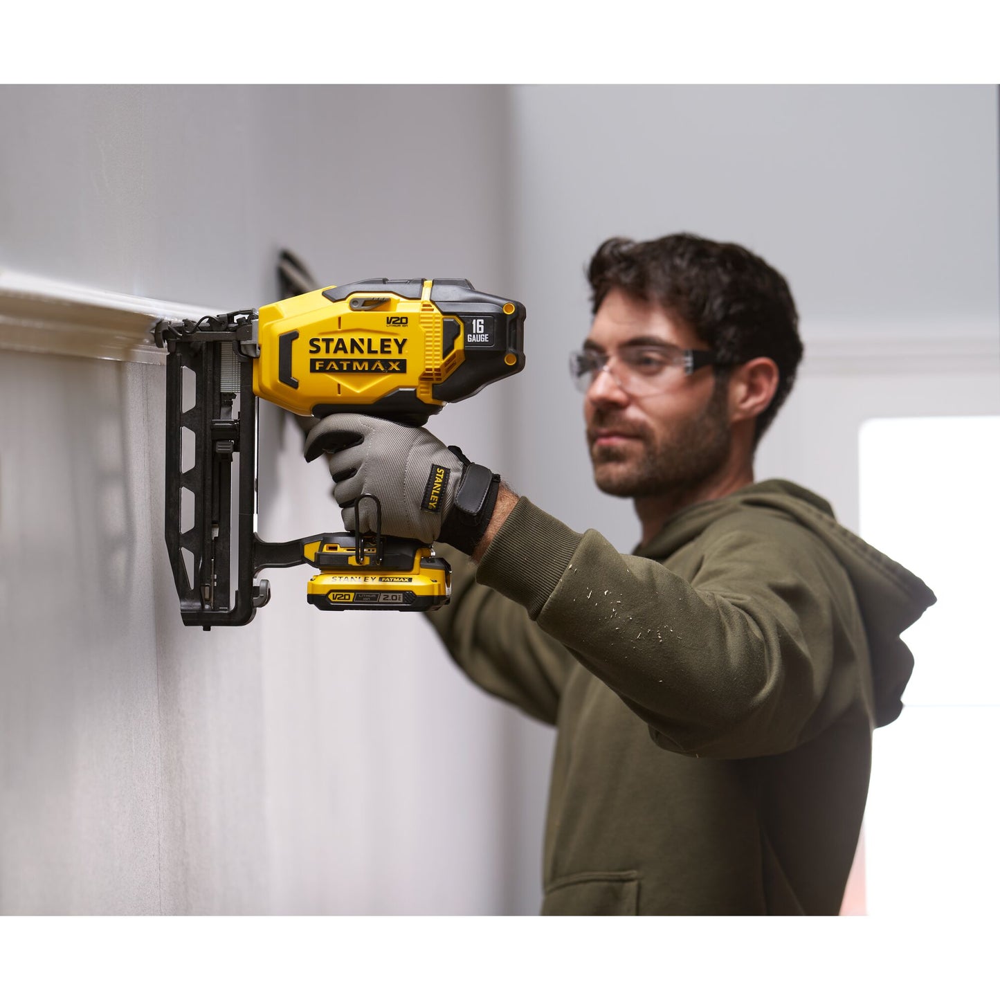 STANLEY FATMAX SFMCN616D2K-QW V20 Cordless 16-Gauge Finishing Nailer with 2 x 2.0Ah Lithium Ion Batteries and Kit Box