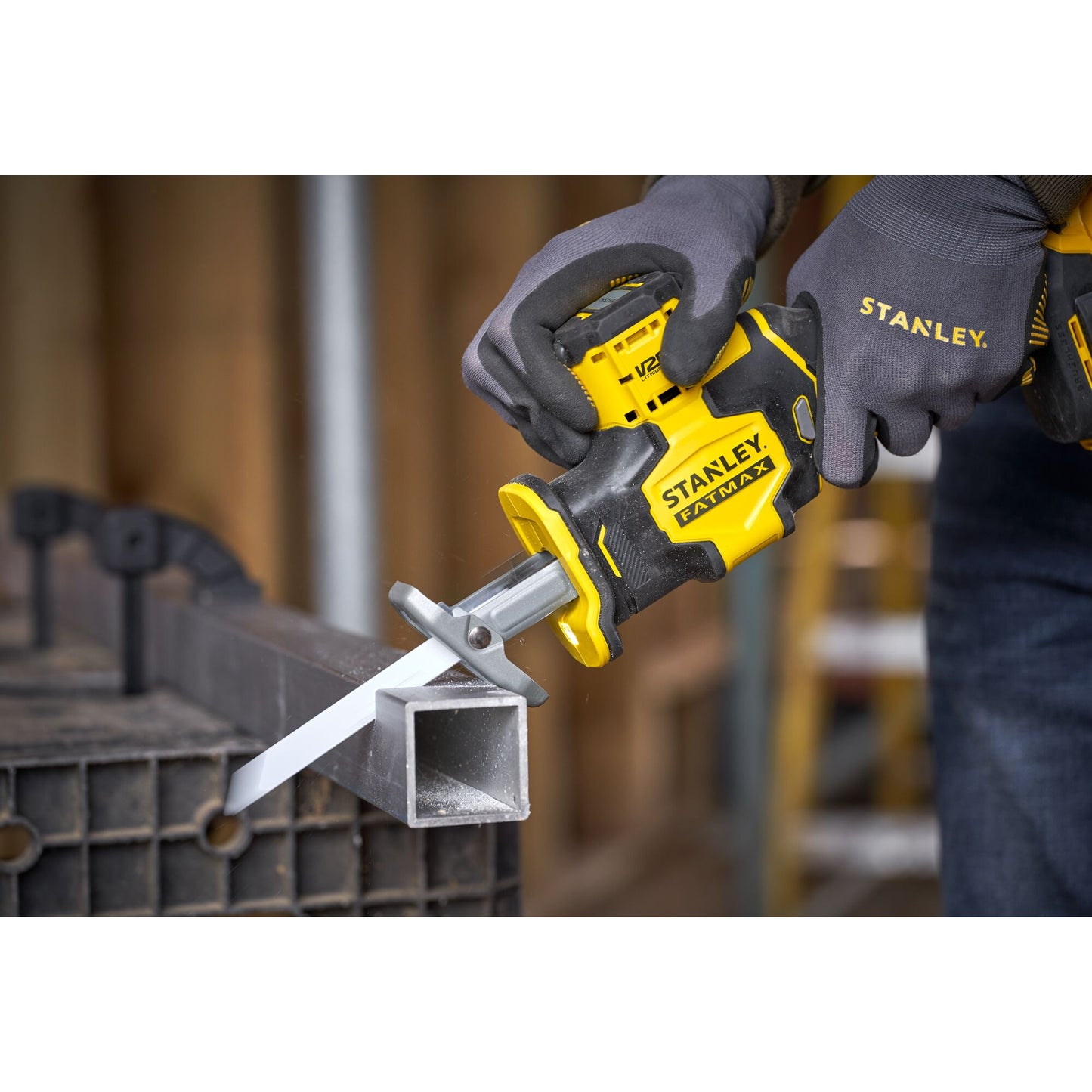 STANLEY FATMAX SFMCS305B-XJ V20 Cordless Brushless Compact Reciprocating Saw (Tool Only)