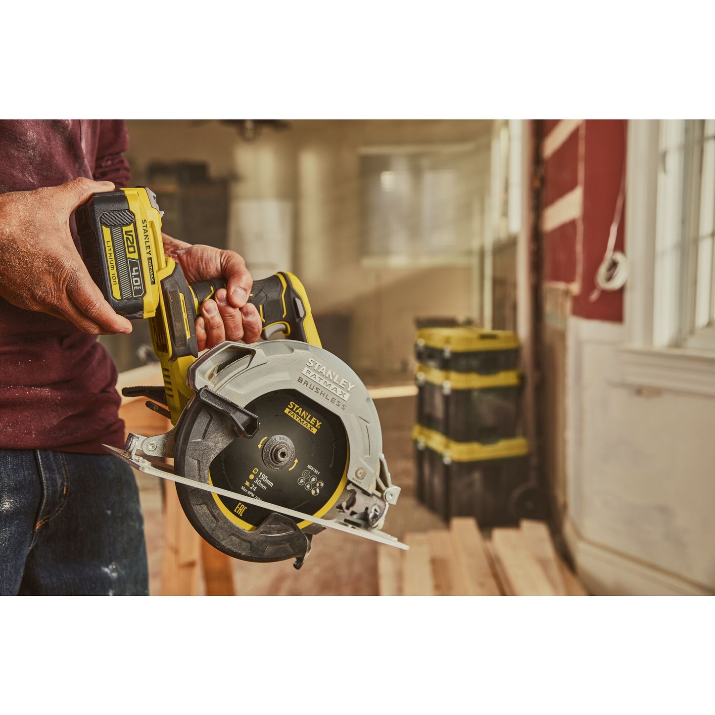STANLEY FATMAX SFMCS550M2K-QW V20 Cordless Brushless Circular Saw with 2 x 4.0Ah Lithium Ion Battery and Kit Box