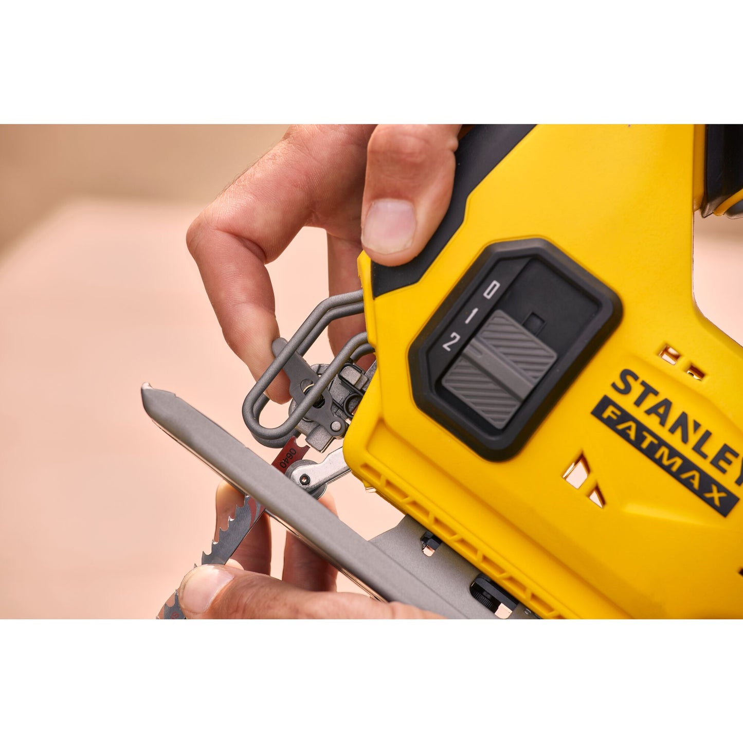STANLEY FATMAX SFMCS600B-XJ Seghetto alternativo V20, senza batterie e caricabatteria